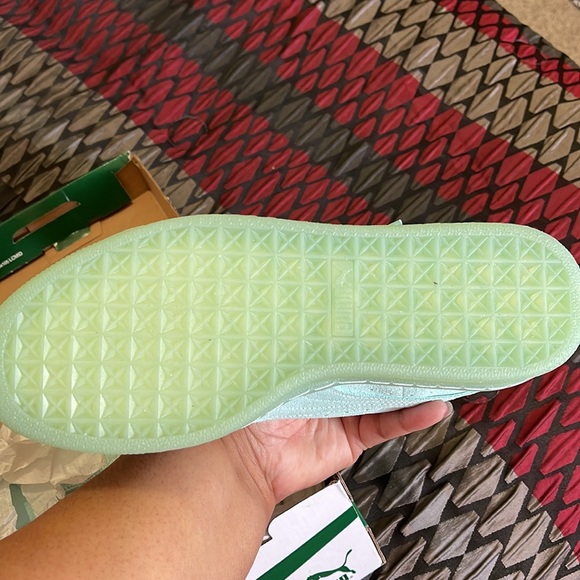 ✨New In Box✨ PUMA Suede Classic Mono Iced Jr in Aruba 🌊Blue size 6.5 big kids - Picture 8 of 10